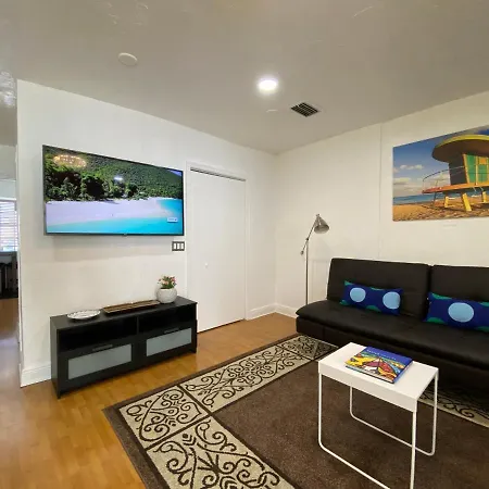 Miami Beach Rooms B&B-2
